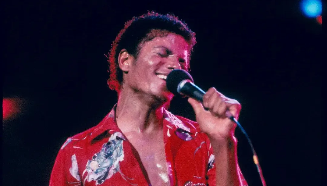 Vídeo raro da Triumph Tour mostra Michael Jackson revivendo os clássicos do Jackson 5 e Off the Wall | SaveClip.App 622456957 1809g1323731000642 660721969467610637 n
