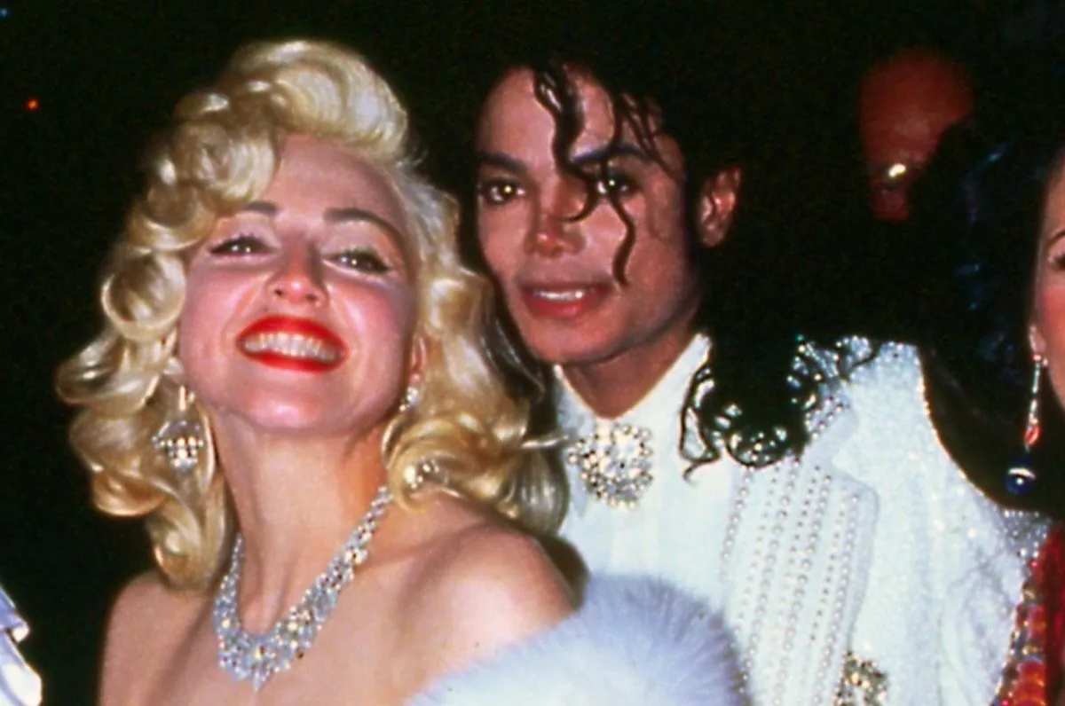 IN THE CLOSET: O dueto de Michael Jackson e Madonna que quase aconteceu | SaveClip.App 687677371 183601381332327926 8717834530410212386 n