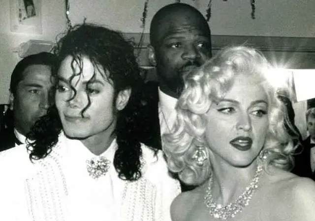 A opinião de Michael Jackson sobre os álbuns “Confessions” e “Hard Candy”, de Madonna 1 A opinião de Michael Jackson sobre os álbuns “Confessions” e “Hard Candy”, de Madonna | mjbeats 684986257 18360138070232926 6759409003576219475 n