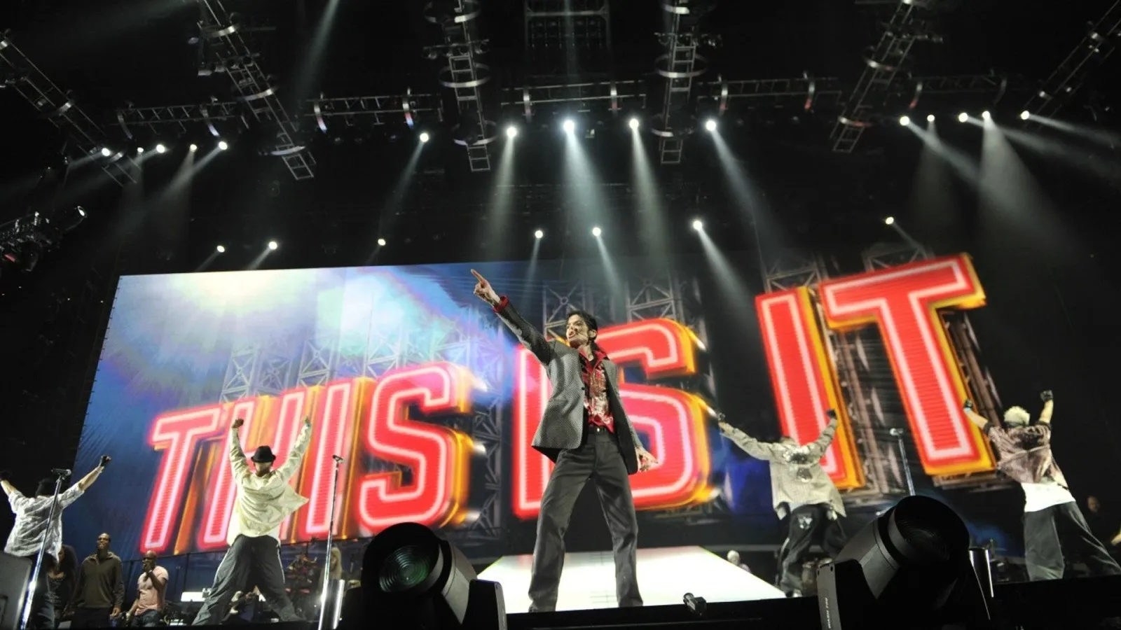 Por Dentro da Abertura de "This Is It": Luzes, Magia e Michael Jackson | unnamed scaled