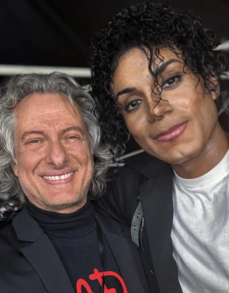 B2-799x1024 Por trás da maquiagem de MICHAEL: a transformação de Jaafar Jackson em Michael Jackson