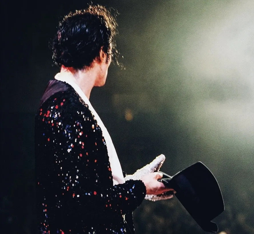 Michael Jackson coloca cinco músicas entre as mais ouvidas do mundo | HNgc5vJXwAEkhlsd