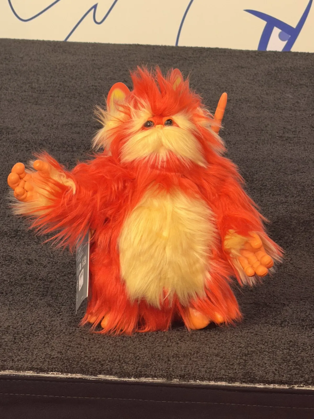 HO1D0P2WYAAGah_-1-scaled Disney apresenta Fuzzball de Captain EO durante a D23
