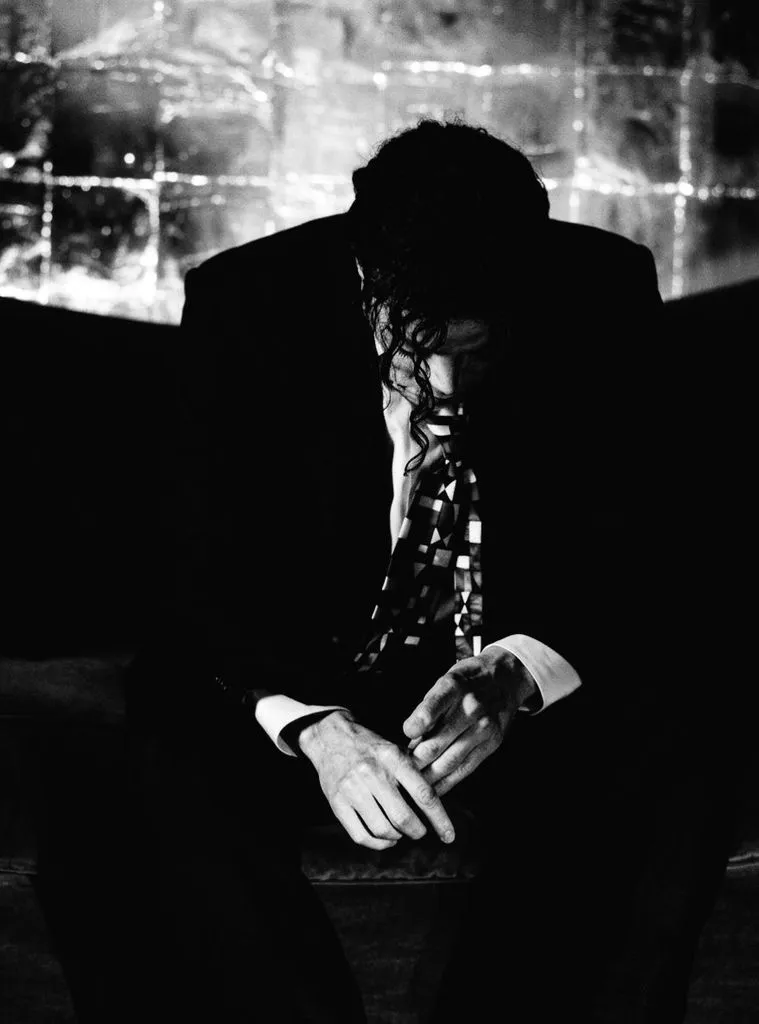 HO5BiDaW4AIwbNc-759x1024 “Who Is It”: a obra de Michael Jackson dirigida por David Fincher que o Rei do Pop vetou
