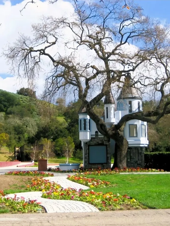 HQm9abrXwAAaP_f Neverland: novas imagens mostram como está hoje o antigo rancho de Michael Jackson
