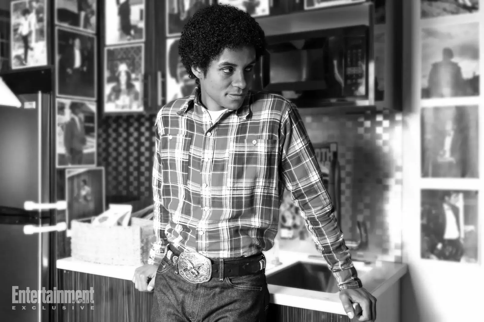 Jafaar-Jackson-5-080726-902617ac0edb49ec812135be9d657fbc-scaled Fotos inéditas revelam um lado íntimo de MICHAEL