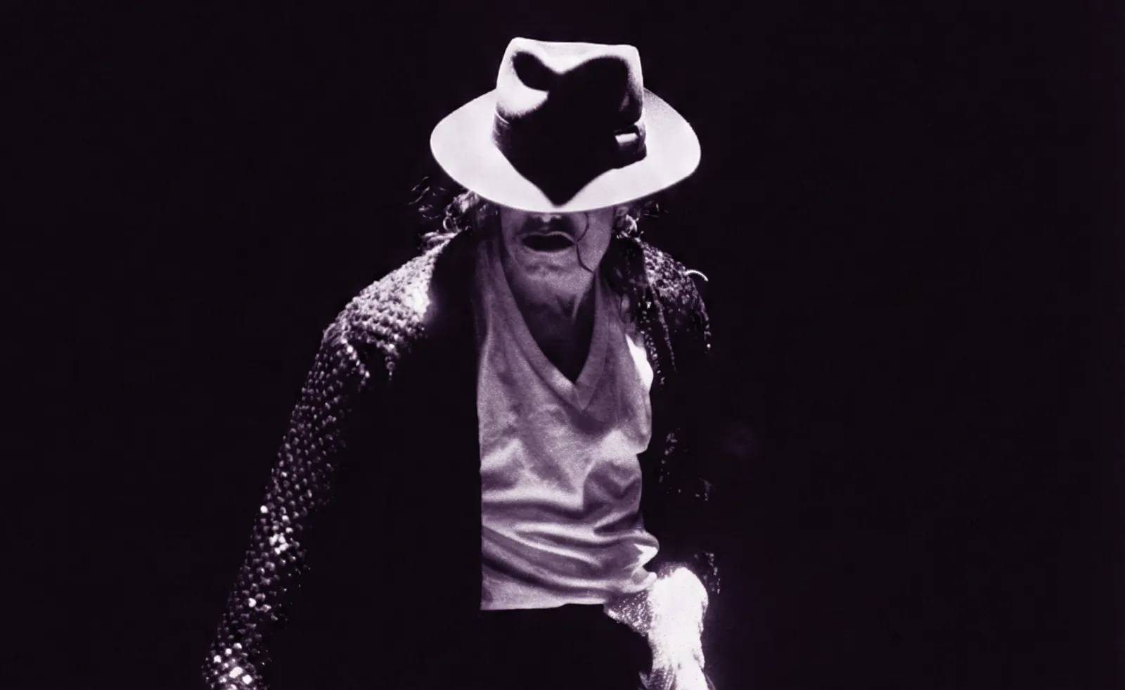 Michael Jackson mantém força no Spotify mesmo após o fim da promoção de MICHAEL | SaveClip.App 743318255 18383570161200698 3157193569426026761 n scaled