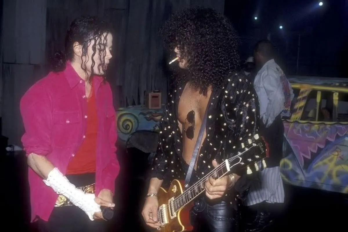 “Por que eu?”: como Slash recebeu o inesperado convite de Michael Jackson | SaveClip.App 772495487 1495521692621138 8782815155070070420 n