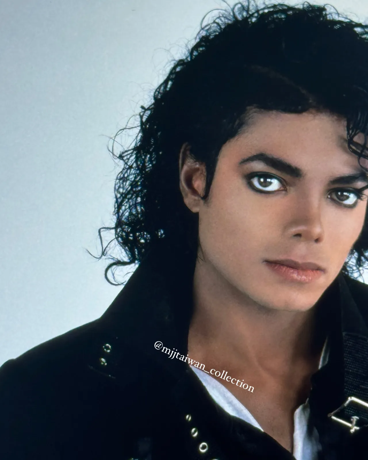 SaveClip.App_773360057_18015808526864737_1422515201266225965_n-scaled Michael Jackson em Bad: a fotografia original de Sam Emerson
