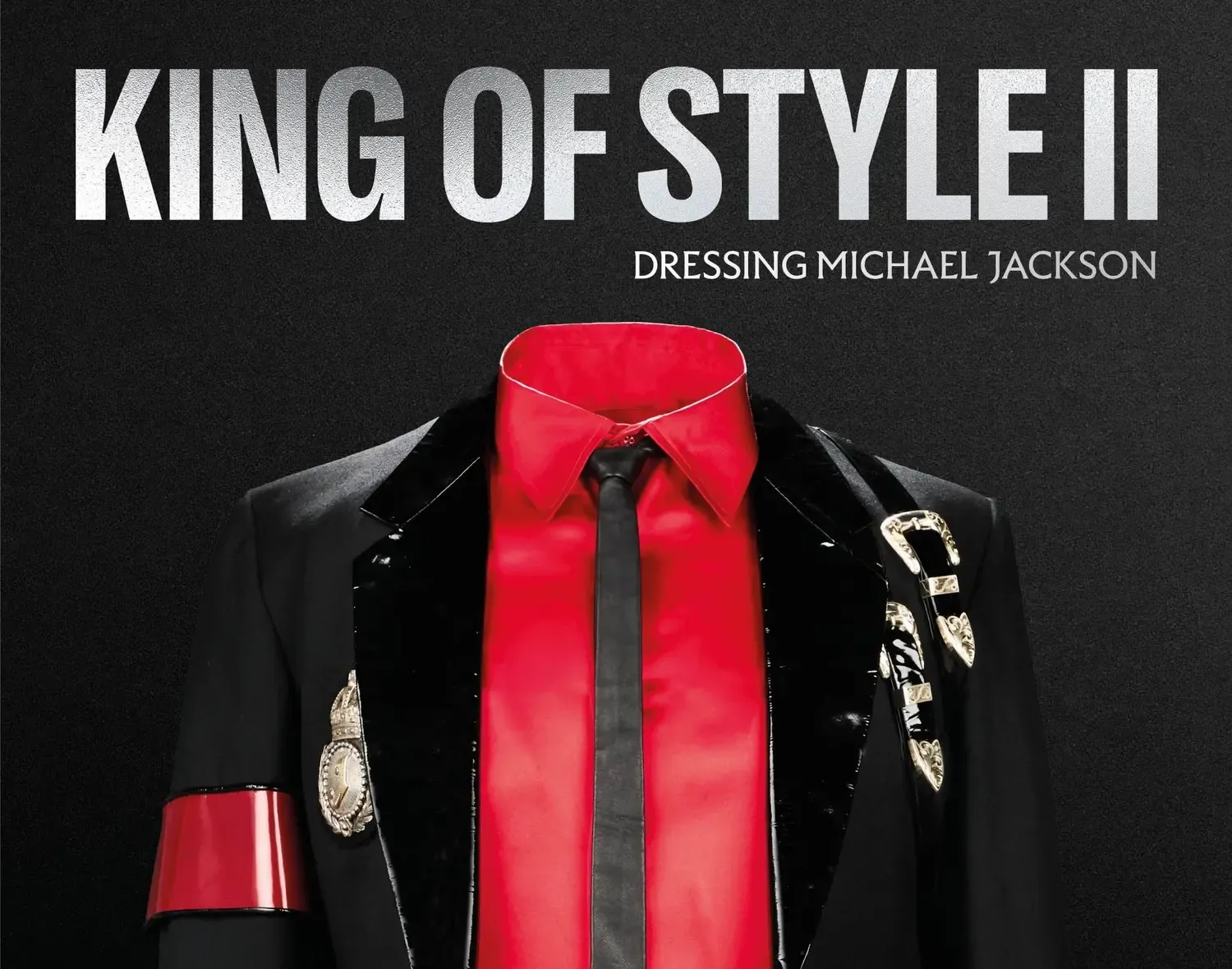 King of Style II: Michael Jackson ganha novo livro sobre seus figurinos icônicos | e73bac5e 5fa6 4023 baec aef4bDf982016