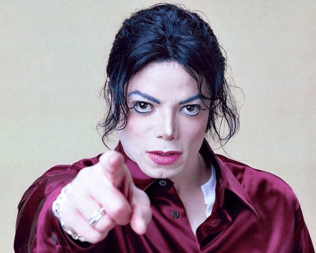 ixf15p3h9p3e1 Você sabia que a capa de XSCAPE foi feita a partir do ensaio fotográfico de Blood On The Dance Floor?