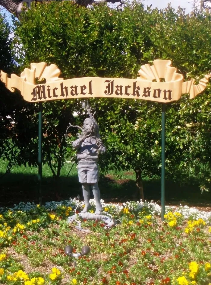 m6 Neverland: novas imagens mostram como está hoje o antigo rancho de Michael Jackson