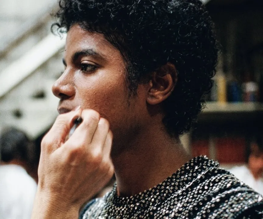 Você sabia? Videoclipes de Rock With You e She’s Out of My Life foram gravados no mesmo dia | mjbeats HN IciYXsAAdO5A