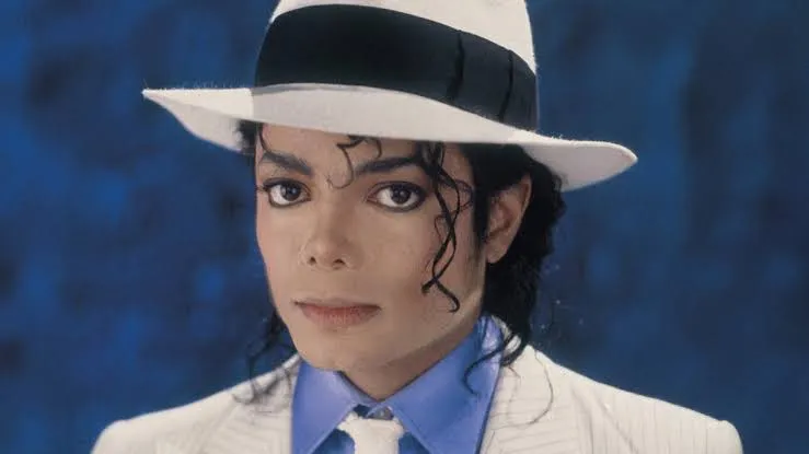 Smooth Criminal ultrapassa 1,3 bilhão de visualizações no YouTube | smooth criminal 2026. jpg