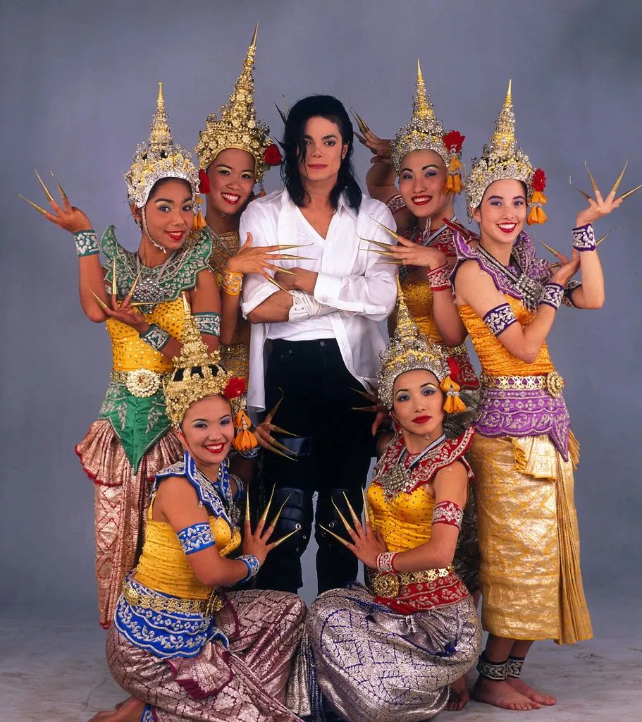 644546948_1369176868579053_806622838318633693_n-1-911x1024 Michael Jackson em Black Or White: Qual a diferença entre apreciação cultural e apropriação cultural?
