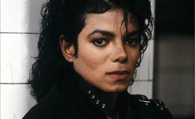 Bad, de Michael Jackson, ultrapassa 70 milhões de unidades globais | BAD2b72397f806b2a13aa70a3008e5c8e08