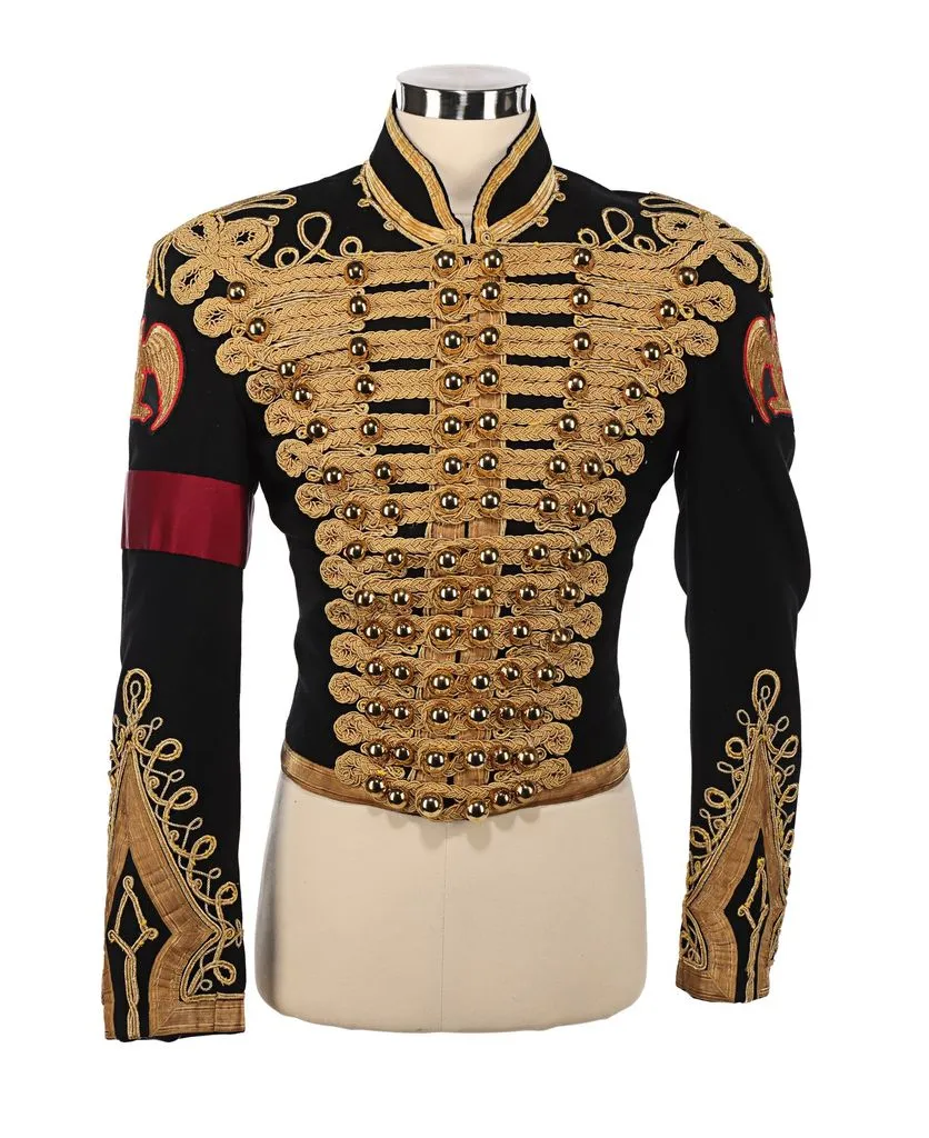 a96c7a1fd963e1b0aee99bb82bd21260-836x1024 Omer Bhatti coloca à venda jaqueta HIStórica usada por Michael Jackson