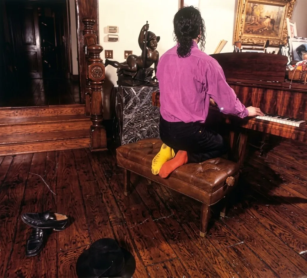 Michael Jackson e a arte de surpreender até com os menores detalhes | mjbeats MICHAEL em Neverland 3487590299735698987
