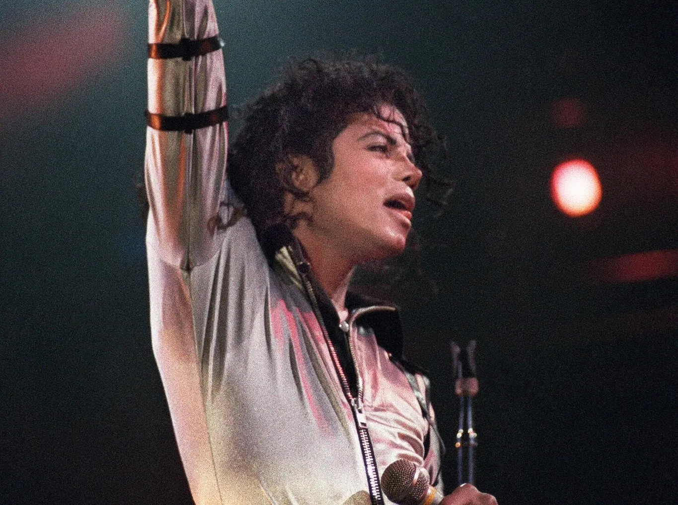 Heartbreak Hotel/This Place Hotel: uma história de terror contada por Michael Jackson 1 Heartbreak Hotel/This Place Hotel: uma história de terror contada por Michael Jackson | mjbeats 769366639 1178948138644855 9145358851636034821 n