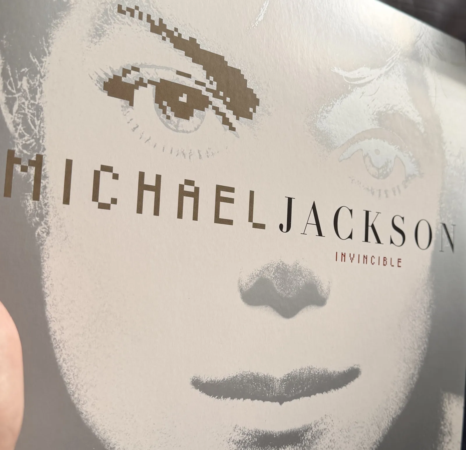 Vinil cinza de Invincible esgota na Amazon.com UM MÊS antes do lançamento | snapinsta 1792248323424 scaled